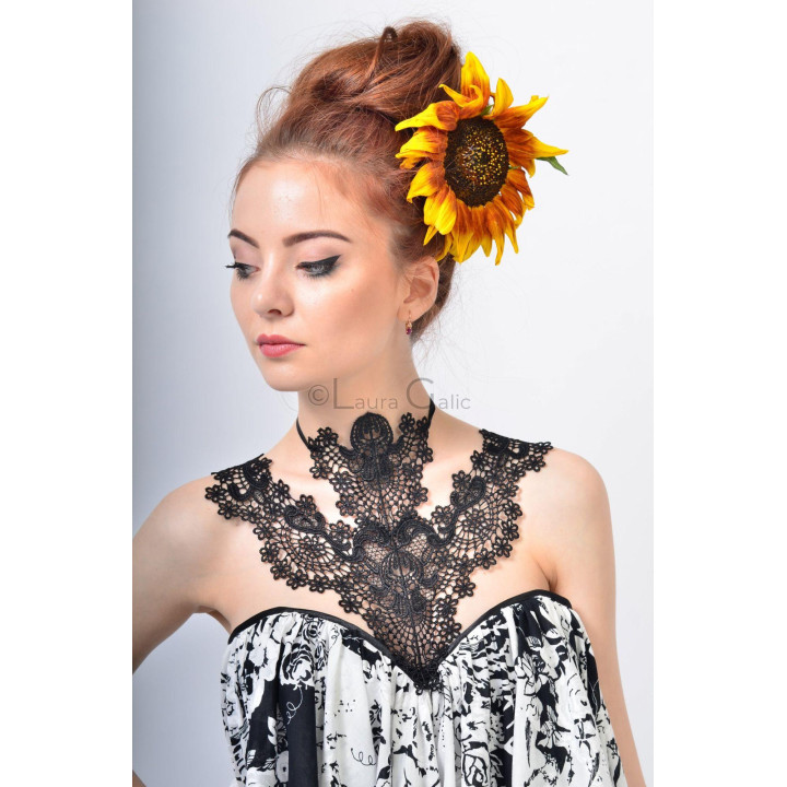 Close-up of the Amber 3 dress bodice and its contrasting floral print