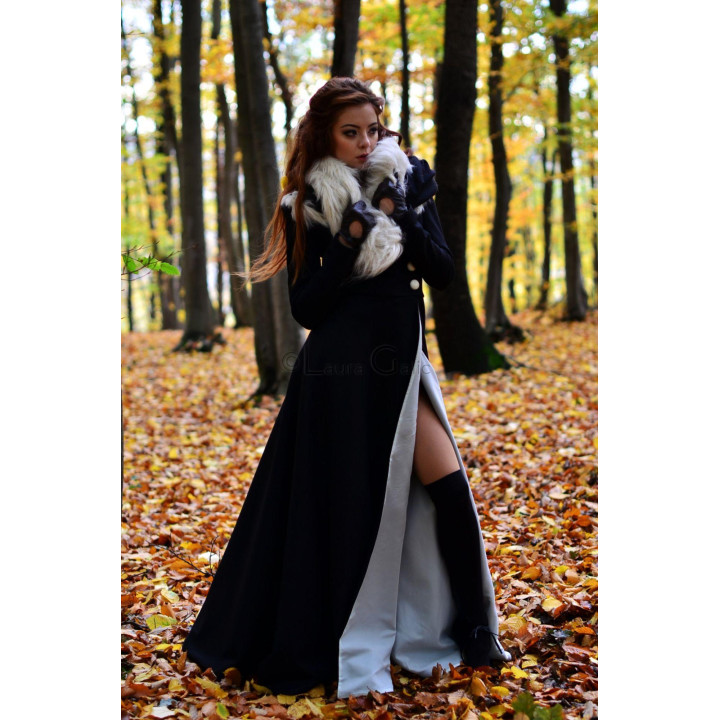 Ofelia Lung floor-length black coat with a detachable light-coloured fluffy-look collar