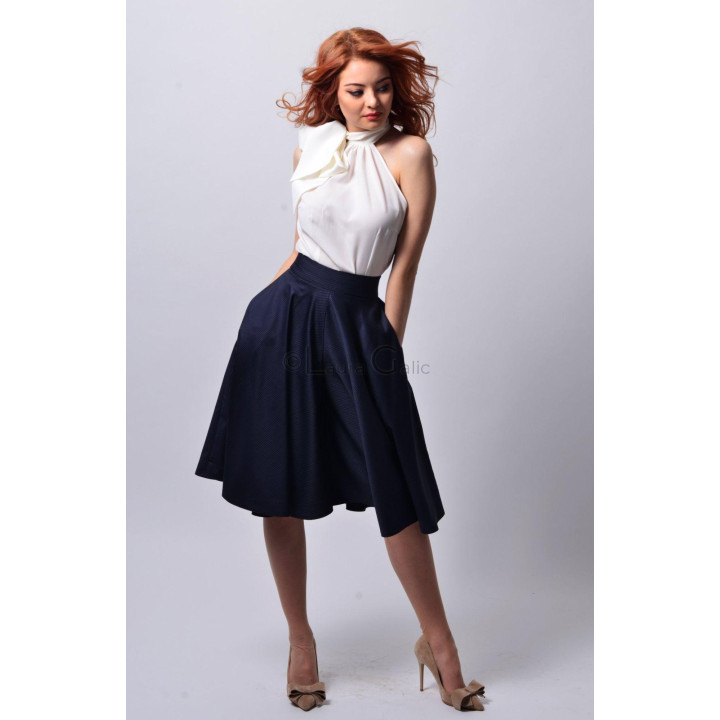 Fustă-pantalon damă Alfreda cu siluetă evazată și dungi fine, vedere din față