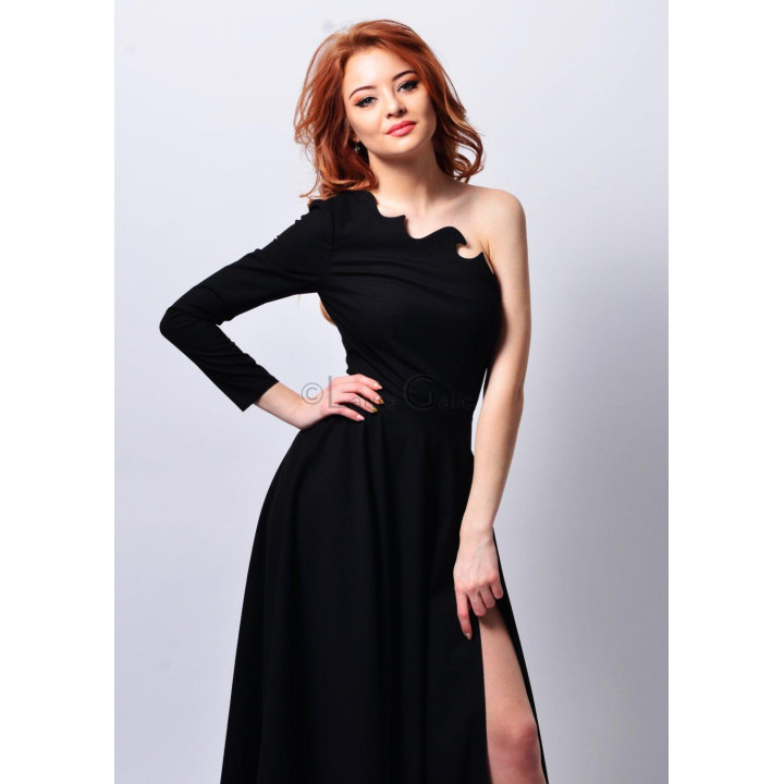 Front detail of the Alanis 2 dress showing its bare shoulder and wavy asymmetric neckline