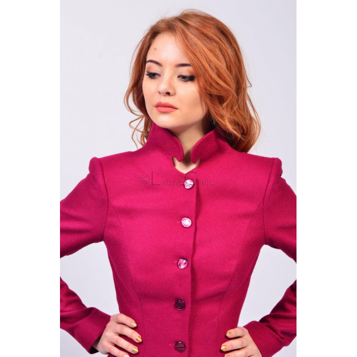 High collar and decorative buttons on the fuchsia Fermina 2 jacket