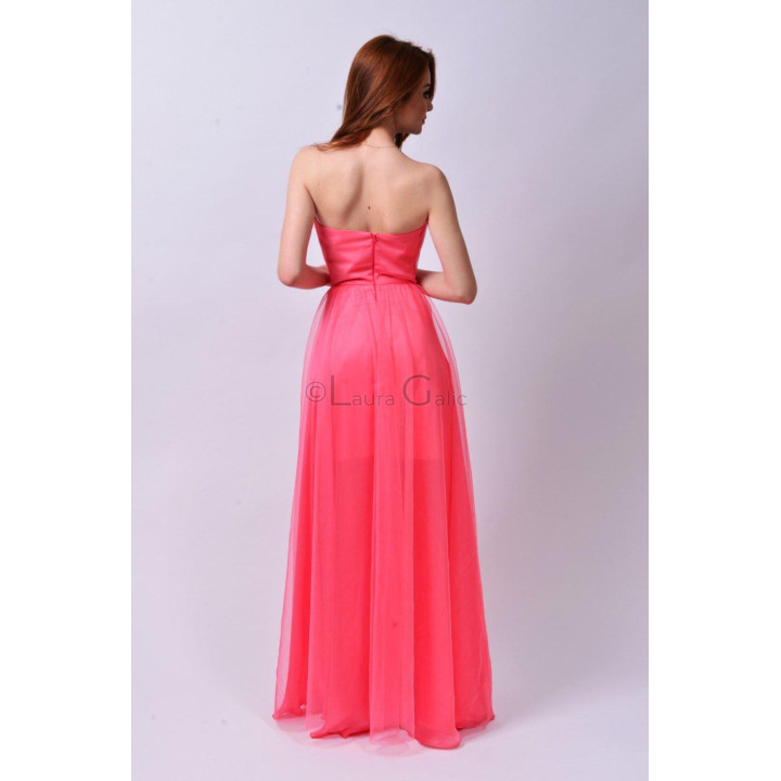 Rochie Alma Tulle văzută din spate, cu fermoar central și fustă lungă din tulle roz