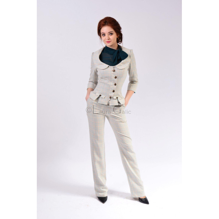 Costum Henrietta în carouri deschise, cu sacou cambrat și pantaloni drepți