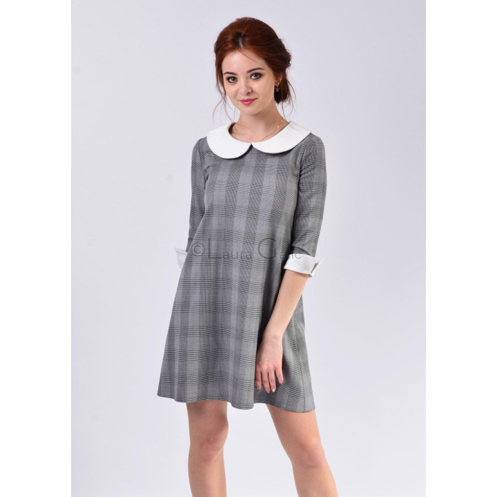 Rochie Ada babydoll în carouri gri, cu guler rotunjit alb și mâneci trei sferturi