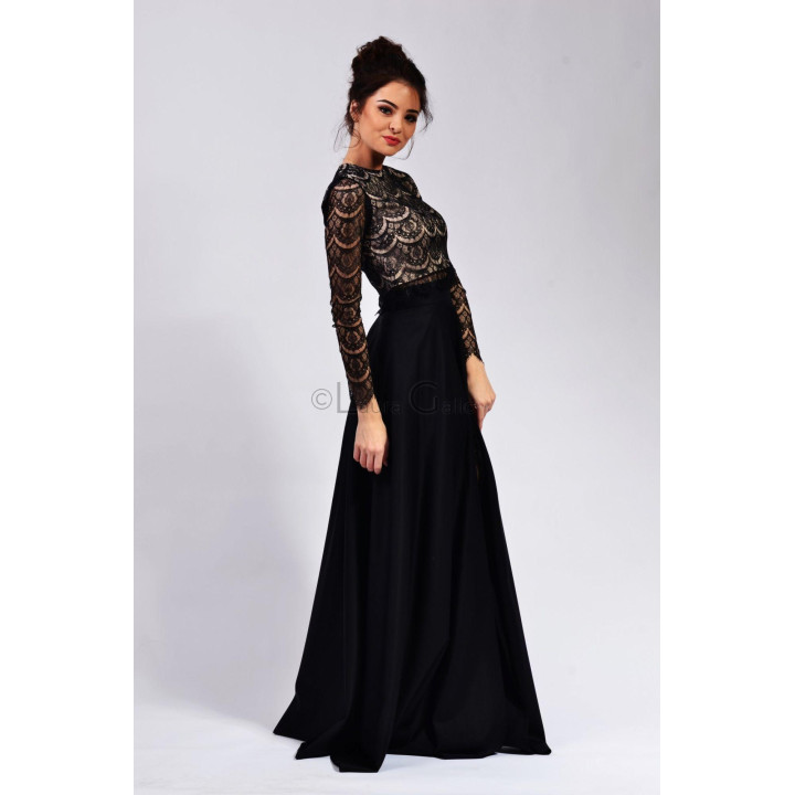 Side view of the long Hortensia maxi skirt