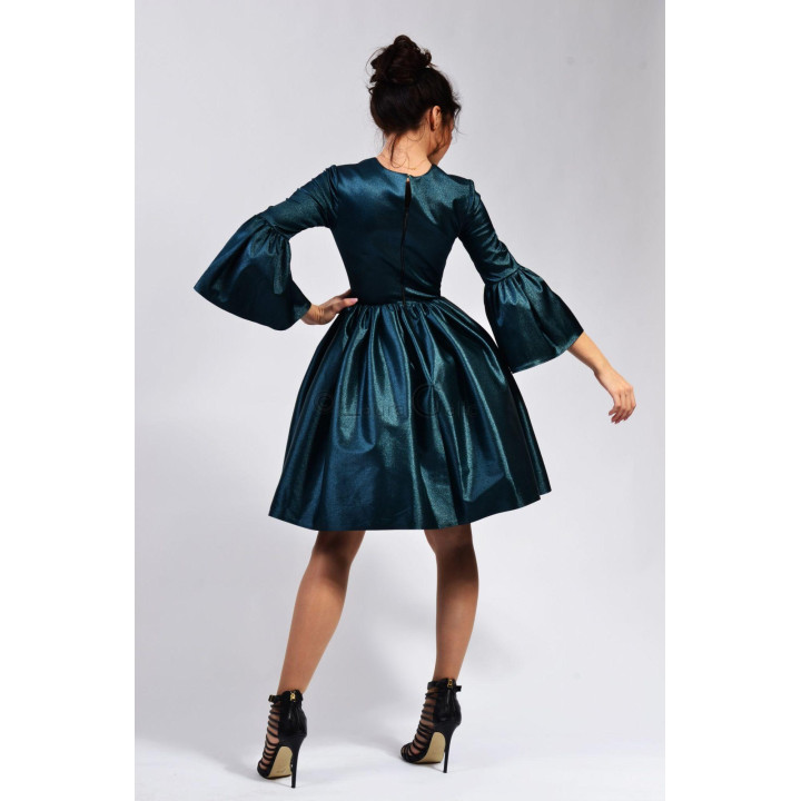 Back of the Isadora dress with a central zip and gathered full skirt
