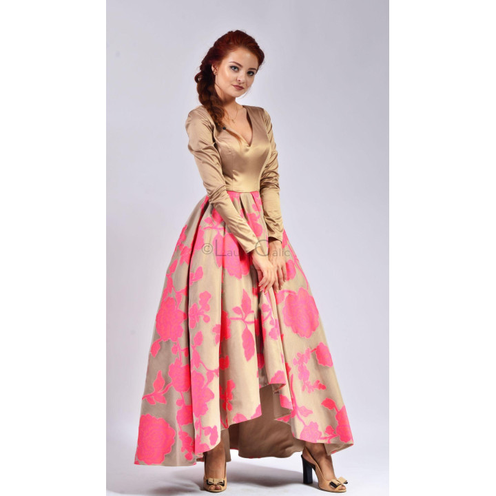 Rochia Erin din față, cu decolteu în V și imprimeu floral fucsia pe fustă