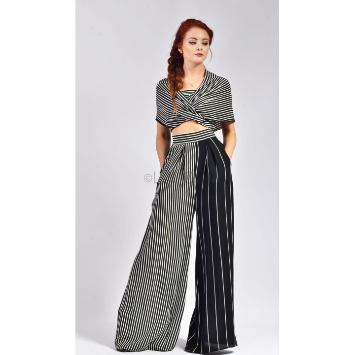 Pantaloni palazzo John 2 cu dungi alb-negre verticale și craci foarte largi