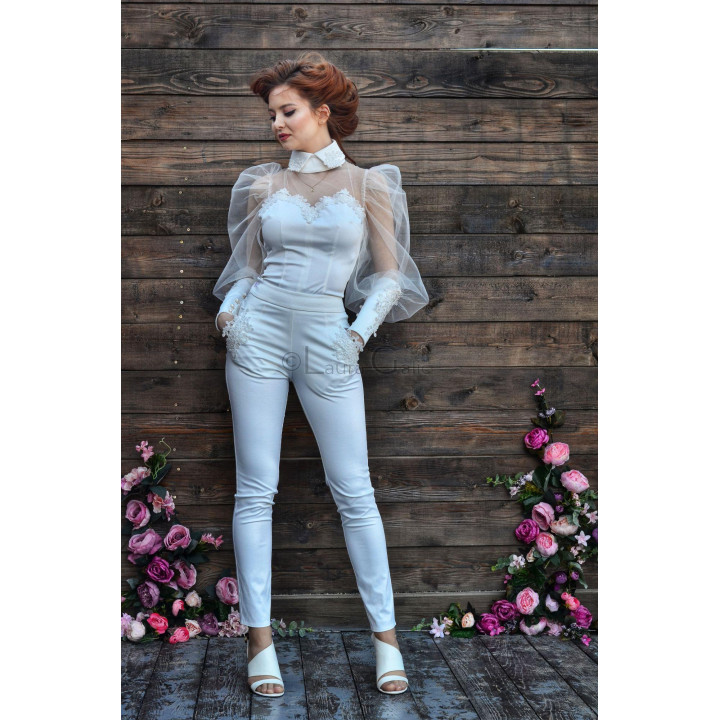 Cămașa albă Calina 2 cu mâneci transparente și voluminoase din tulle