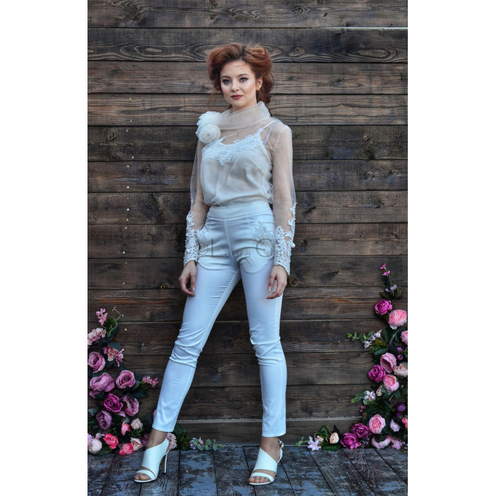 Pantaloni stramti cu dantela