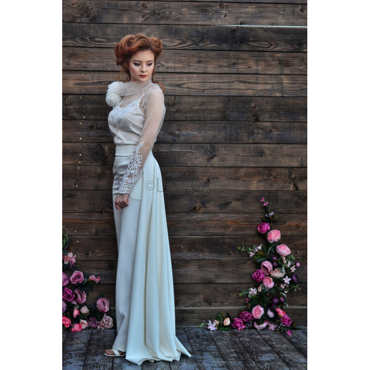 Donatela tulle blouse sleeve finished with a floral lace cuff