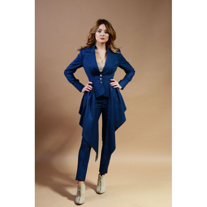 Gilda blue jacket with notched lapels and three-button front fastening