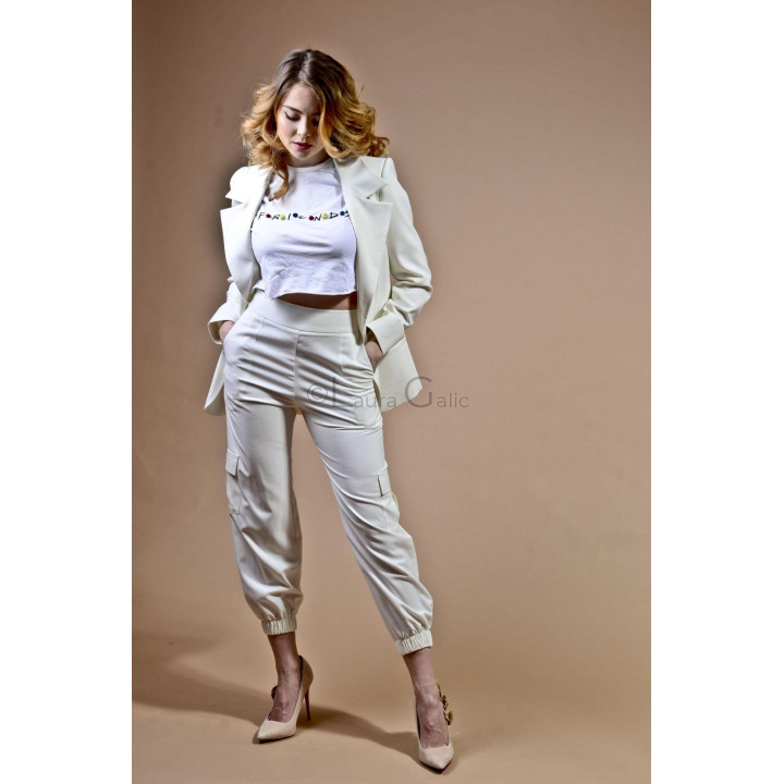 Costum ivoire Ramona Cargo cu sacou boyfriend și pantaloni cargo cu manșete elastice