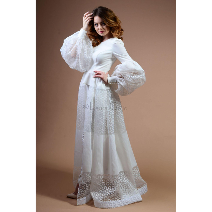 Compleul Clara cu bluză albă, rochie lungă cu panouri geometrice și pantaloni