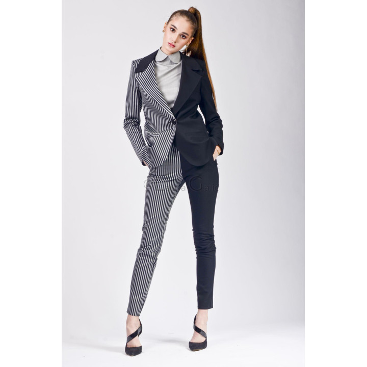 Front view of the Ramona 2 dual jacket with notched lapels and contrasting panels