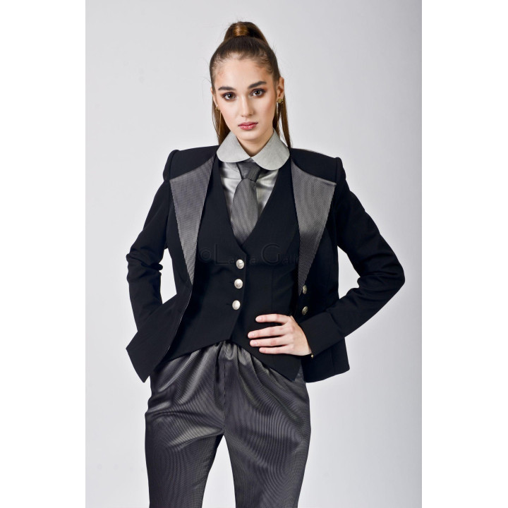 Patricia women's suit with black jacket, contrasting grey details, waistcoat and John 2 trousers