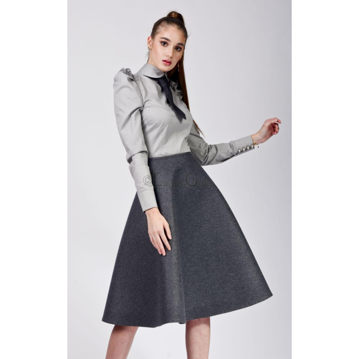 Gina 2 wool midi skirt with a voluminous A-line silhouette