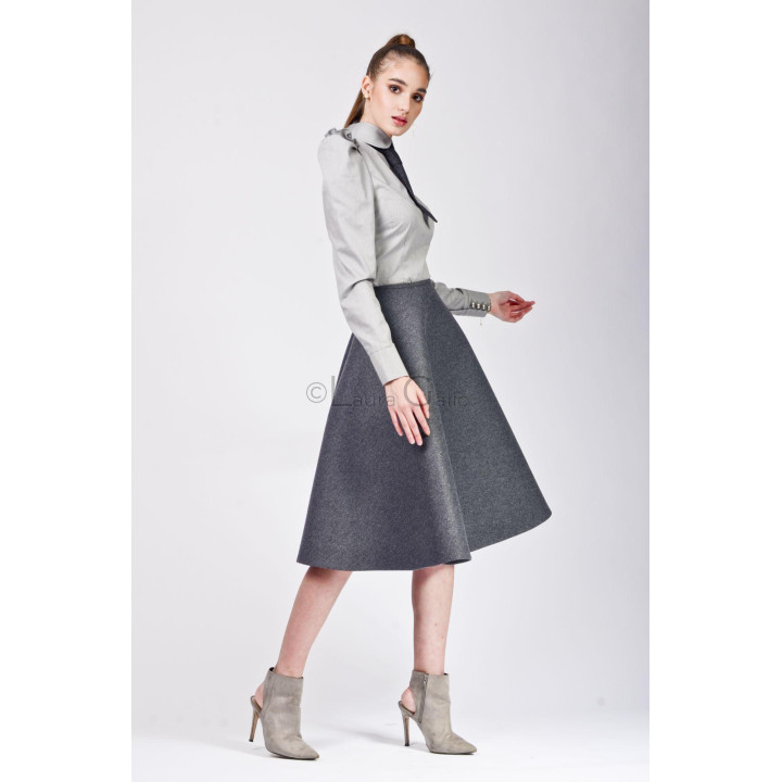 Dark grey Gina 2 skirt with a flared hem and below-the-knee length