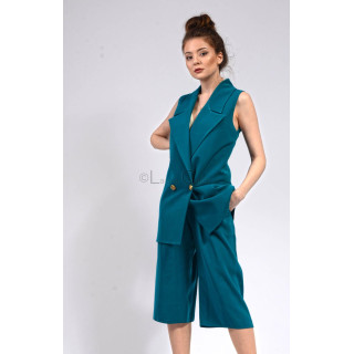 Costum Kelly turcoaz petrol cu vestă lungă cu rever și pantaloni trei sferturi amplii