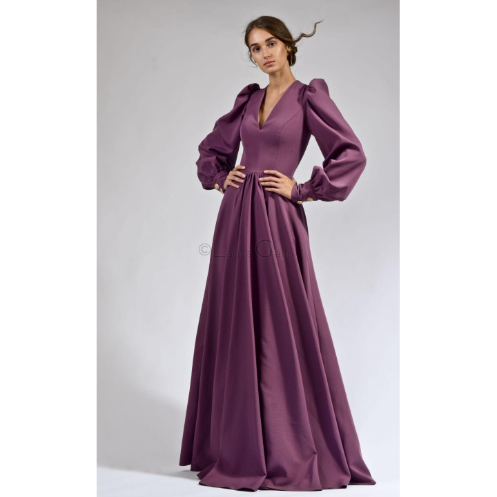 Antonia 1 dress showing its fitted bodice, V-neckline and gathered skirt