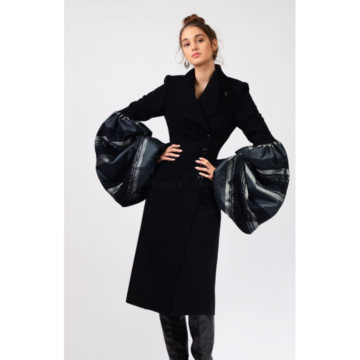 Catinca coat with a lapel collar and oversized striped organza sleeves