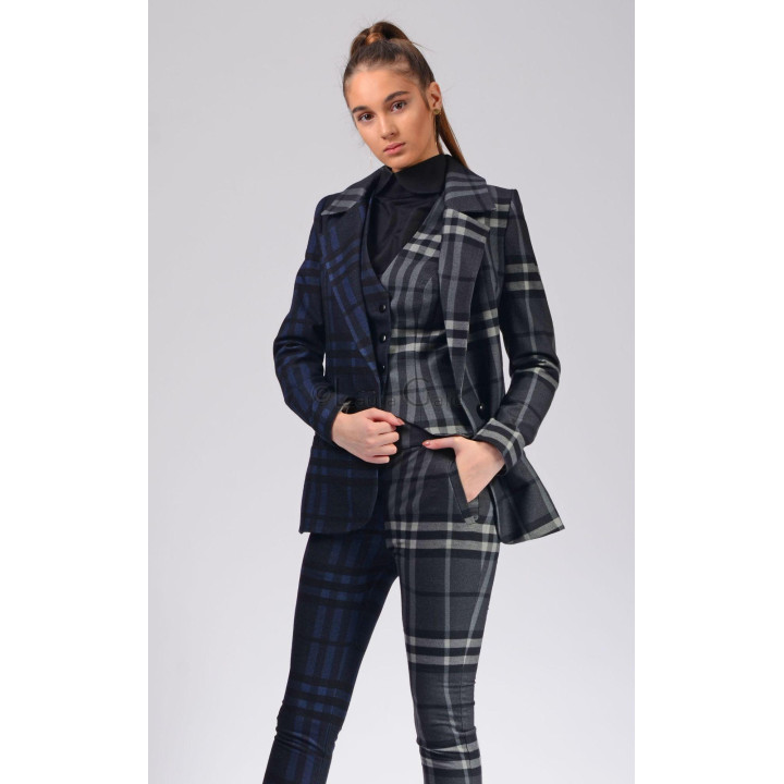 Front detail of the Ramona 3 jacket with notched lapels and contrasting plaid panels