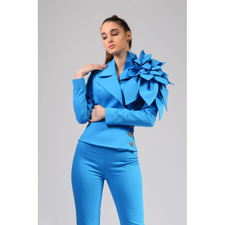 Costum Delia