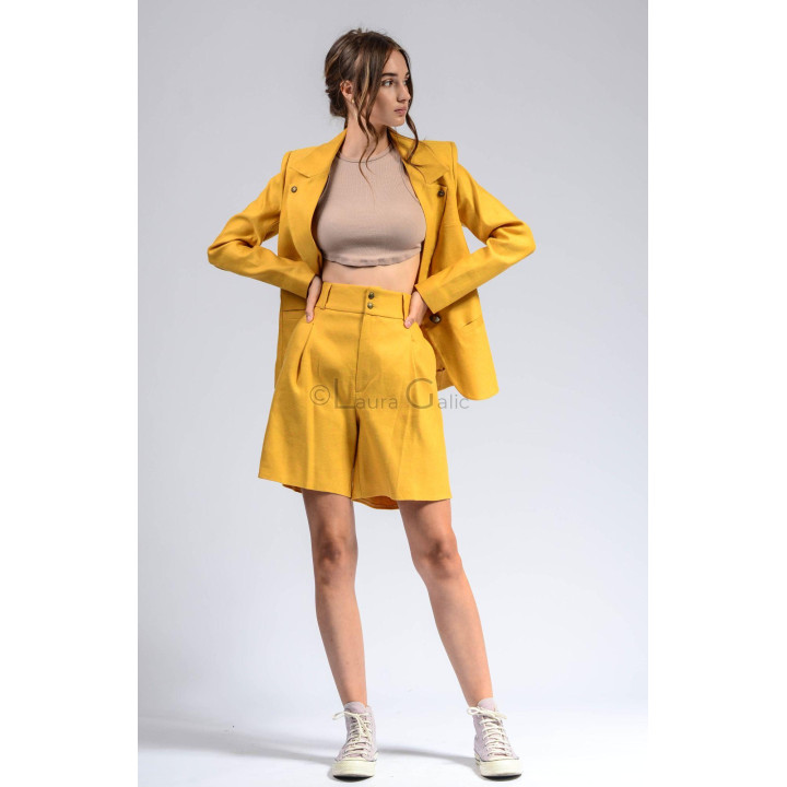 Ramona linen suit with a high waistband and wide-leg shorts