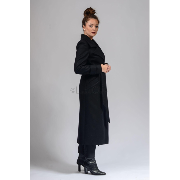 Side view of the black Romanita 3 coat with a waist belt