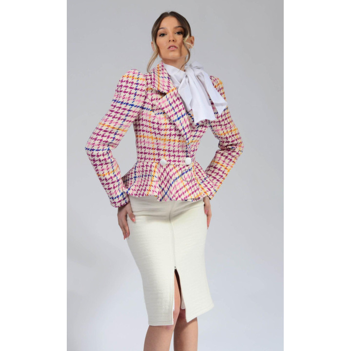 Close view of the Carmen 4 jacket's structured shoulders, lapels and peplum