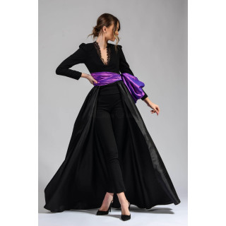 Compleul Aniela 2 cu pantaloni negri, trenă amplă detașabilă și eșarfă mov din tafta purtată în talie
