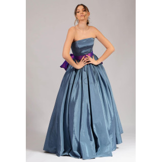 Compleul Suzana 2 cu corset albastru fără bretele, fustă amplă și eșarfă mov legată în talie