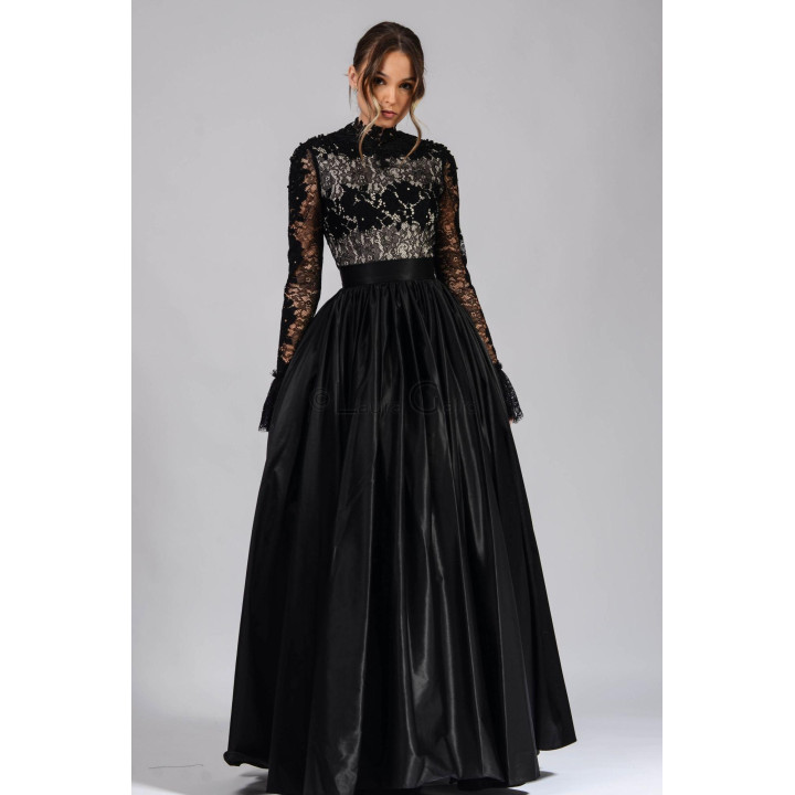 Carmina 1 set showing the high lace neckline and full taffeta skirt