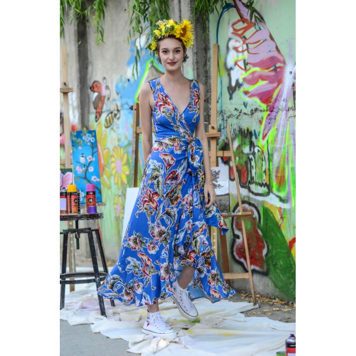 Rochia petrecută Chiara 3, cu imprimeu floral pe fond albastru și eșarfă lată în talie