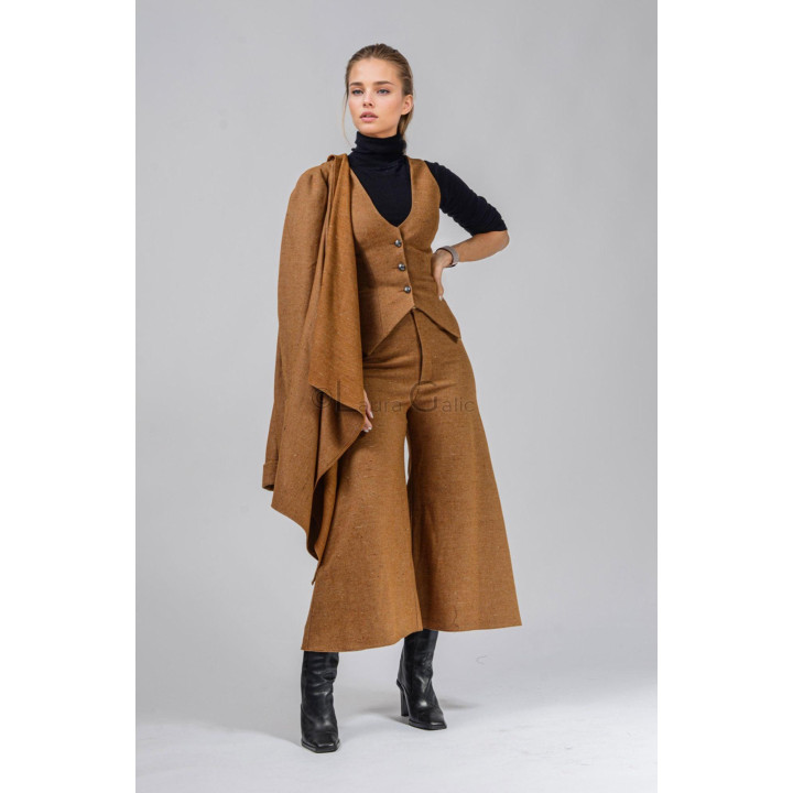 Demetra 3-piece brown suit with button-front vest, flared trousers and long cardigan