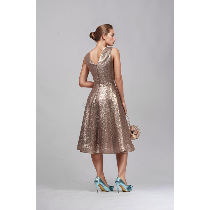 Back of the Lolita midi dress showing its V-shaped neckline and zip