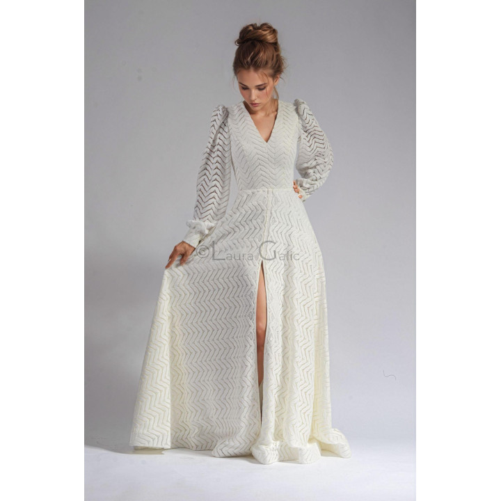 Antonia 3 wedding dress in embroidered lace with voluminous sleeves and centre slit
