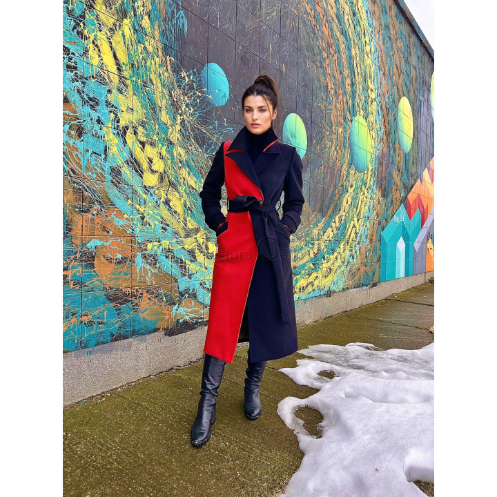 Front view of the Romanita 3 coat with contrast lapels and side pockets