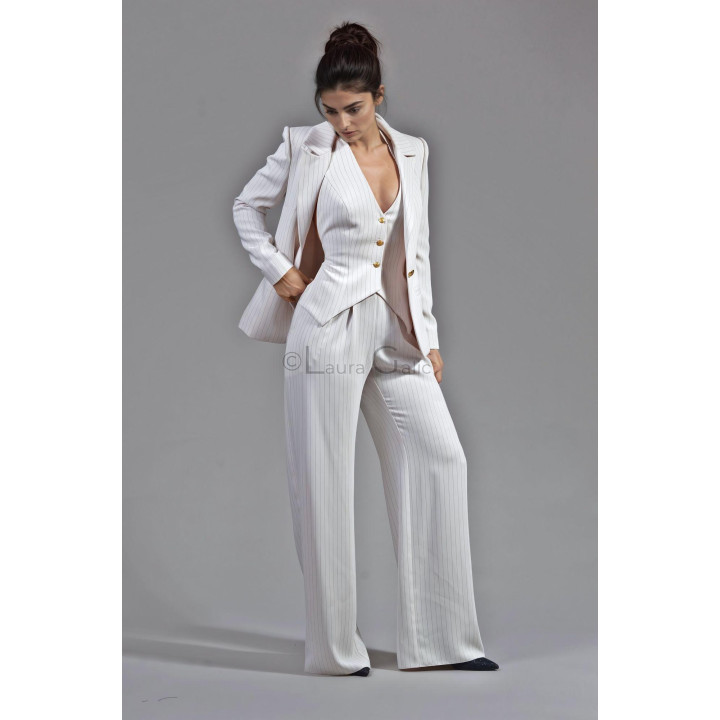 Costum Ramona 3 piese cu sacou, vestă cu nasturi și pantaloni cu dungi fine