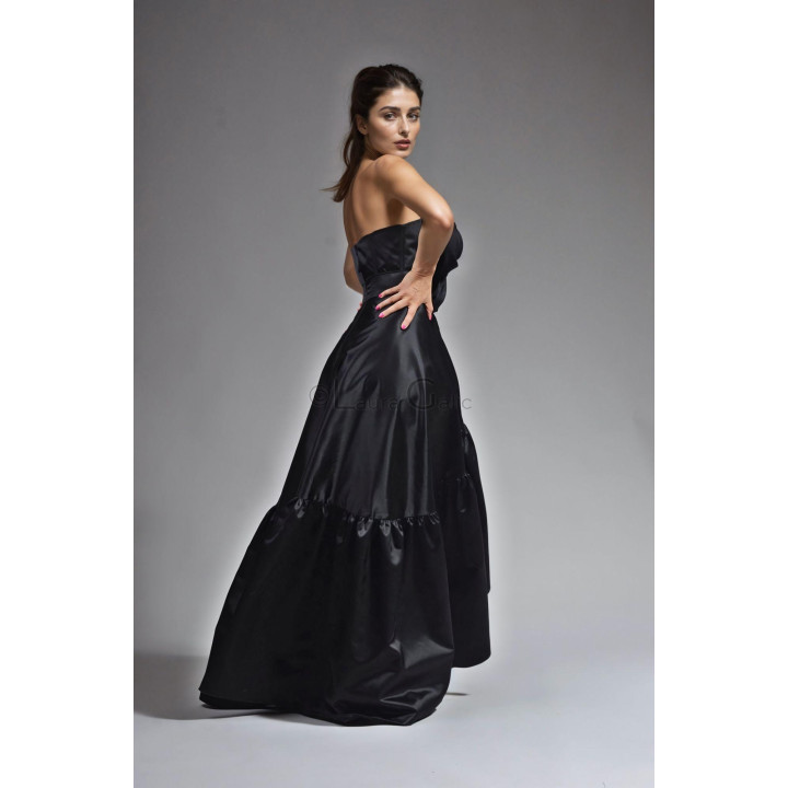 Back view of the Anabel 2 long skirt with a voluminous ruffled hem
