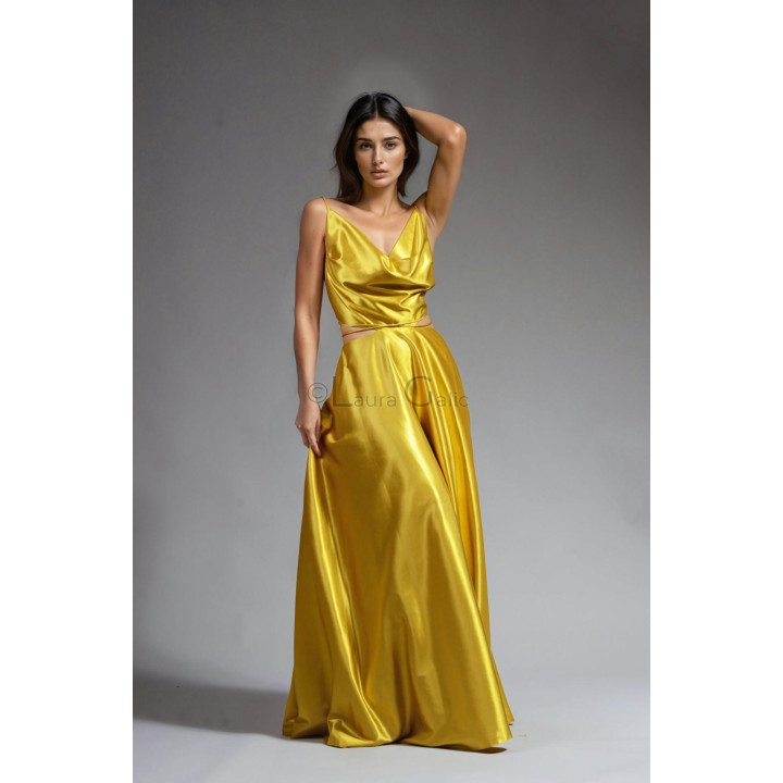 Rochie maxi Citra galben auriu, cu decolteu drapat și fustă amplă