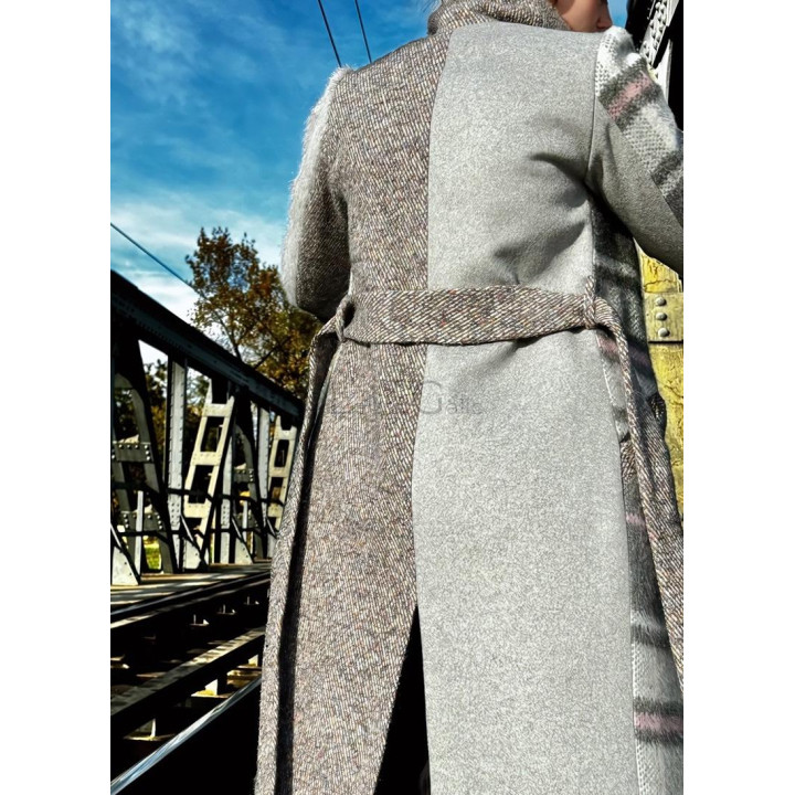 Romanita 3 coat, neutral color mix