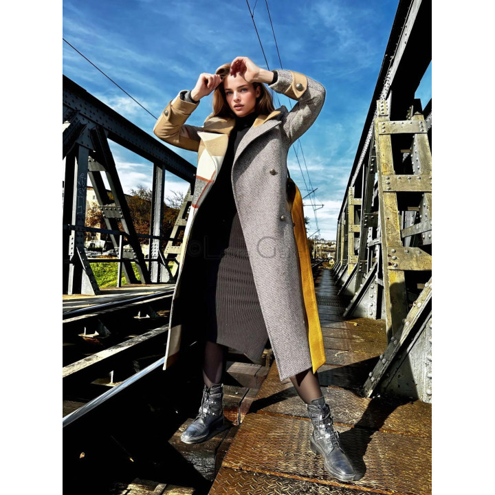 Open Romanita 3 long coat showing its wide lapels and winter lining