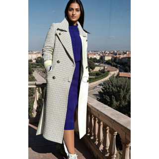 Romanita 3 coat with ivory woven texture, wide lapels and button fastening
