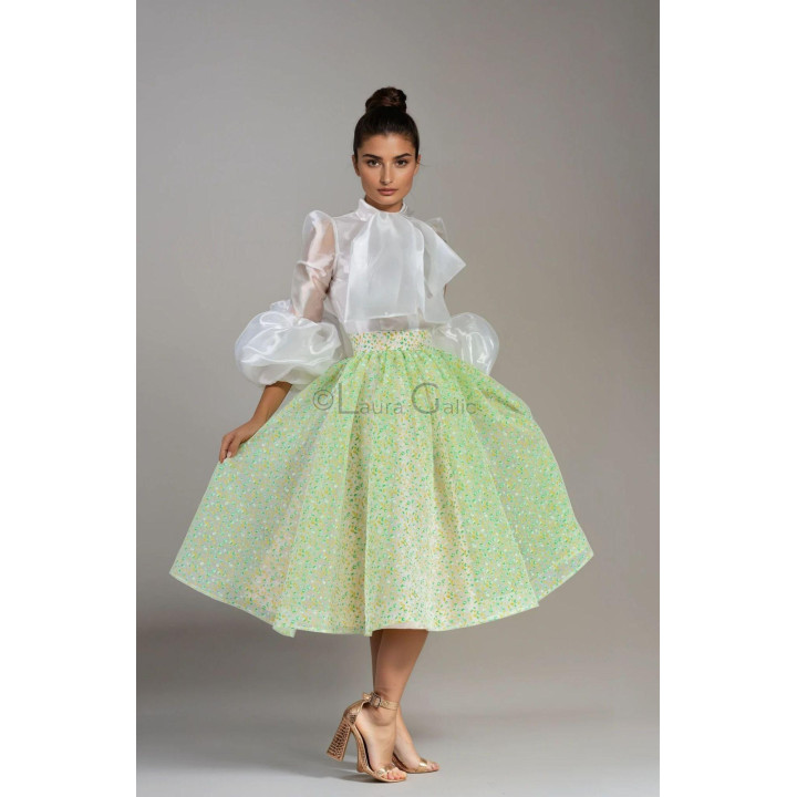 Fusta midi Denisa din organza, cu croială amplă și imprimeu verde și galben