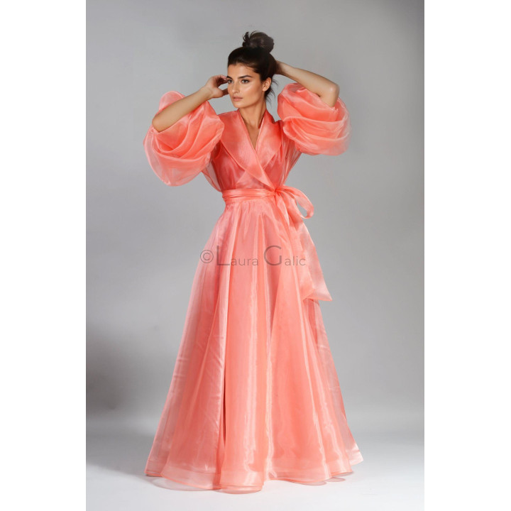 Rochie lungă Serafina cu cordon în talie și mâneci supradimensionate din organza