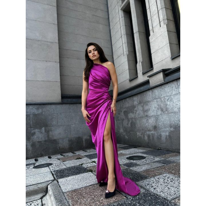 Fuchsia Isla evening dress with an asymmetric neckline, high slit and train