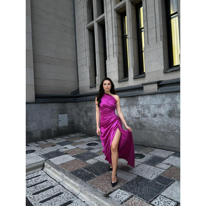 Isla evening dress with a high slit and draping at the hip