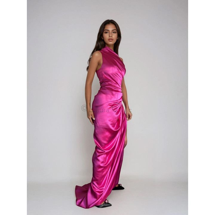 Rochie Isla fuchsia cu decolteu asimetric și drapaj în talie