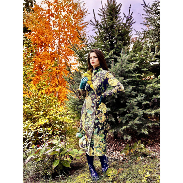 Victra Coat with Floral Print | Laura Galic